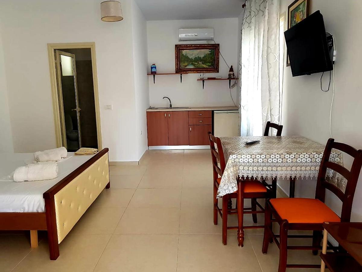 Aira Apartment Himare Exterior photo
