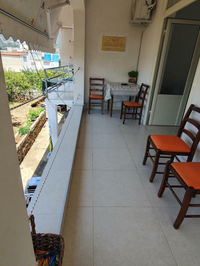 Aira Apartment Himare Exterior photo